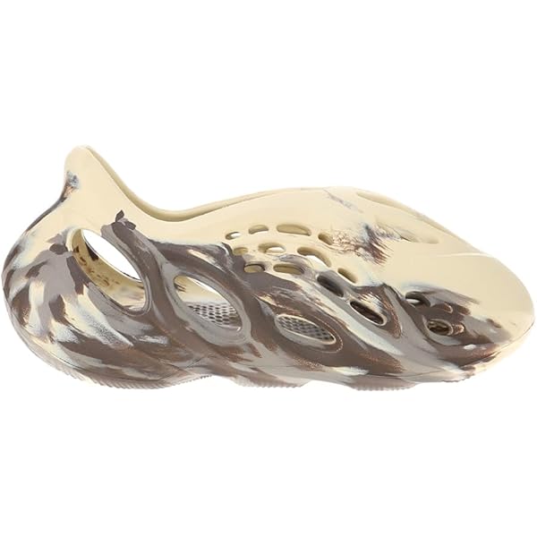 アディダス サンダル GX8774 Yeezy Foam Runner J255 Amazon.com | adidas Mens Yeezy Foam Runner HP8739 Onyx - Size 4